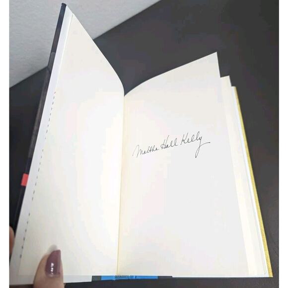 Signed The Golden Doves Martha Hall Kelly 1st Edition Hardcover Autographed Copy - Picture 5 of 5